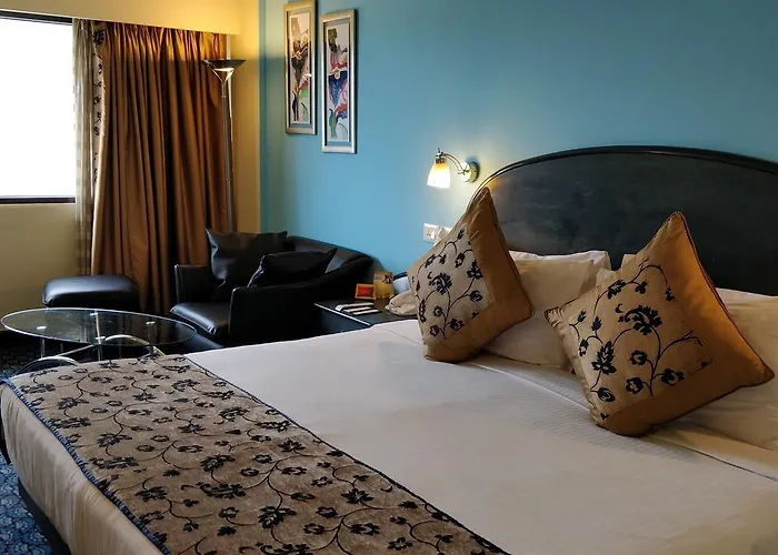 Club King Room