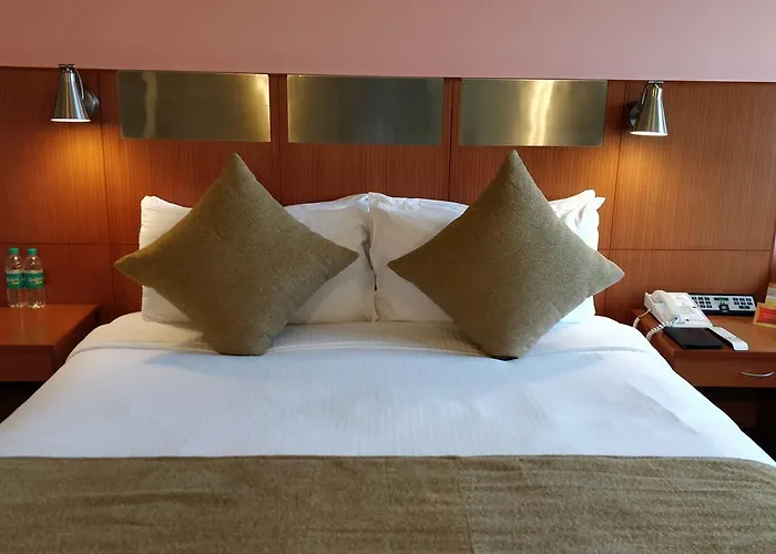 Executive Atrium King Suite