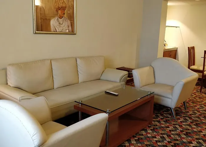 Executive Atrium King Suite