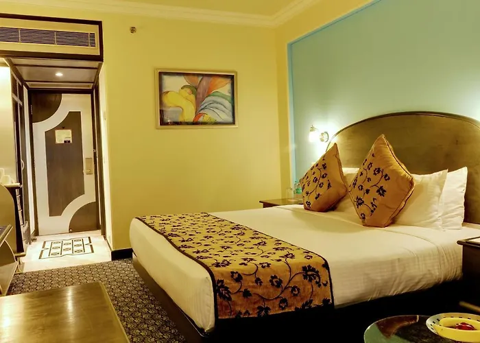 Club King Room